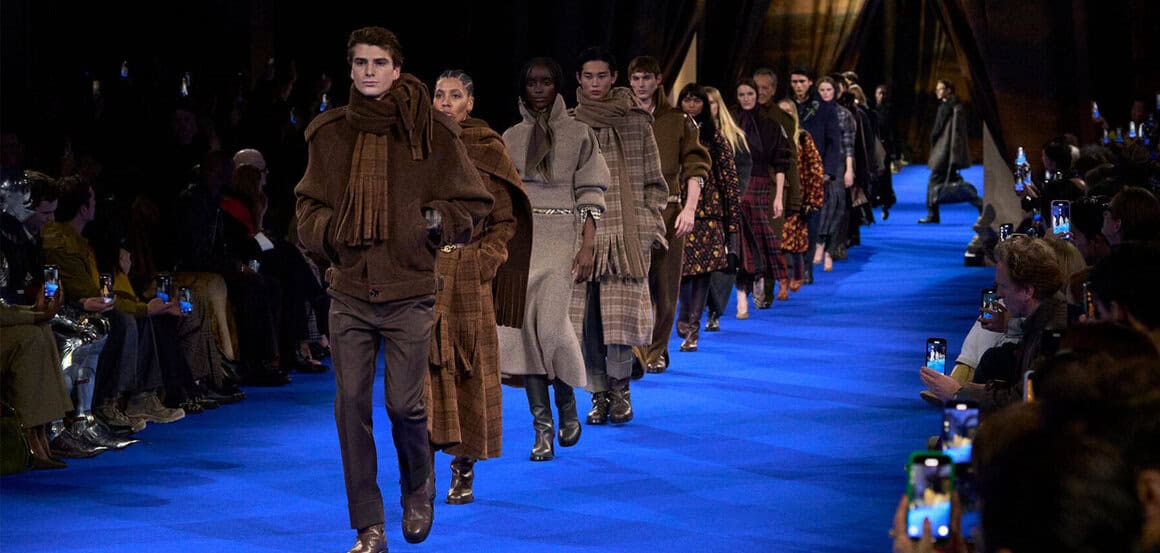 Burberry: Ready-To-Wear AW25 - 10 Magazine